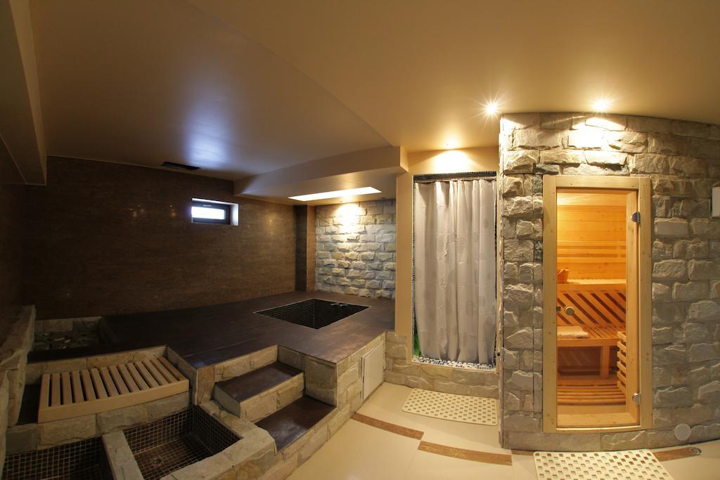 The Ghetto Hotell Buşteni Eksteriør bilde