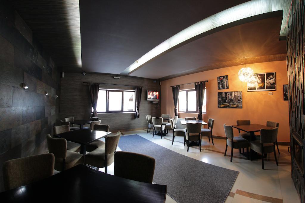 The Ghetto Hotell Buşteni Eksteriør bilde