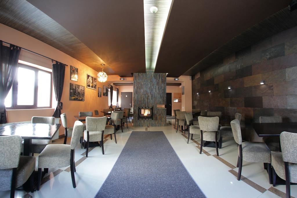 The Ghetto Hotell Buşteni Eksteriør bilde