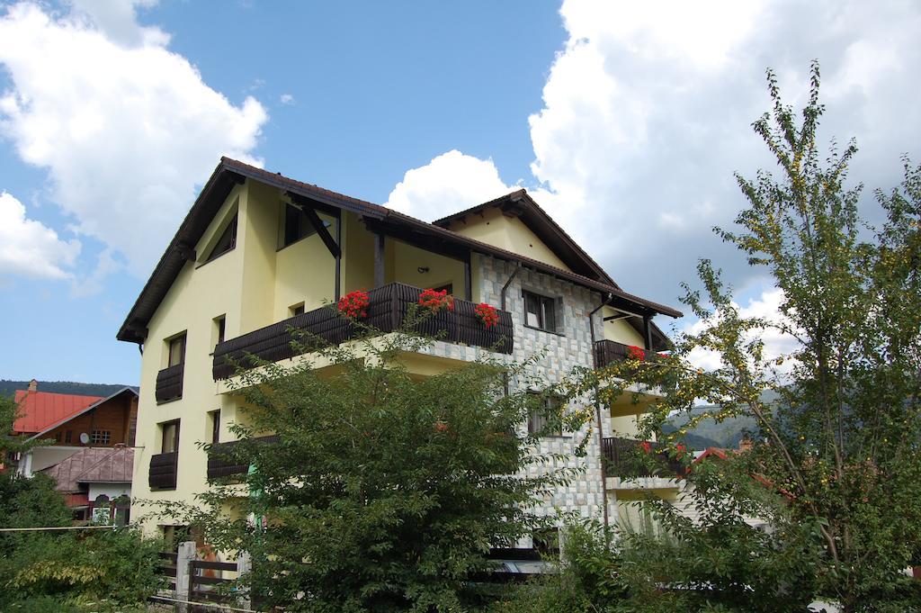 The Ghetto Hotell Buşteni Eksteriør bilde