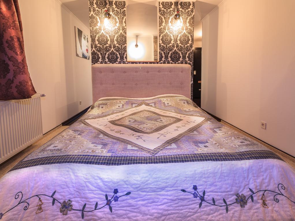 The Ghetto Hotell Buşteni Eksteriør bilde