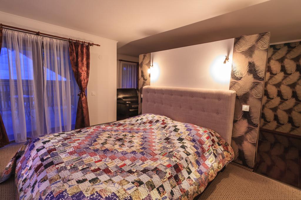 The Ghetto Hotell Buşteni Eksteriør bilde