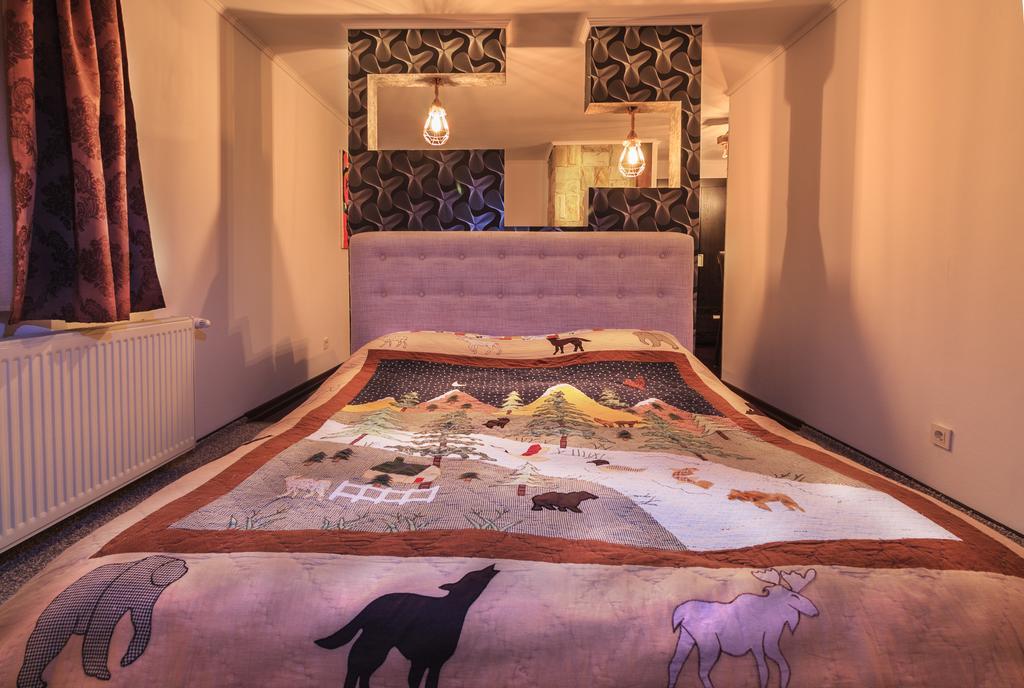 The Ghetto Hotell Buşteni Eksteriør bilde