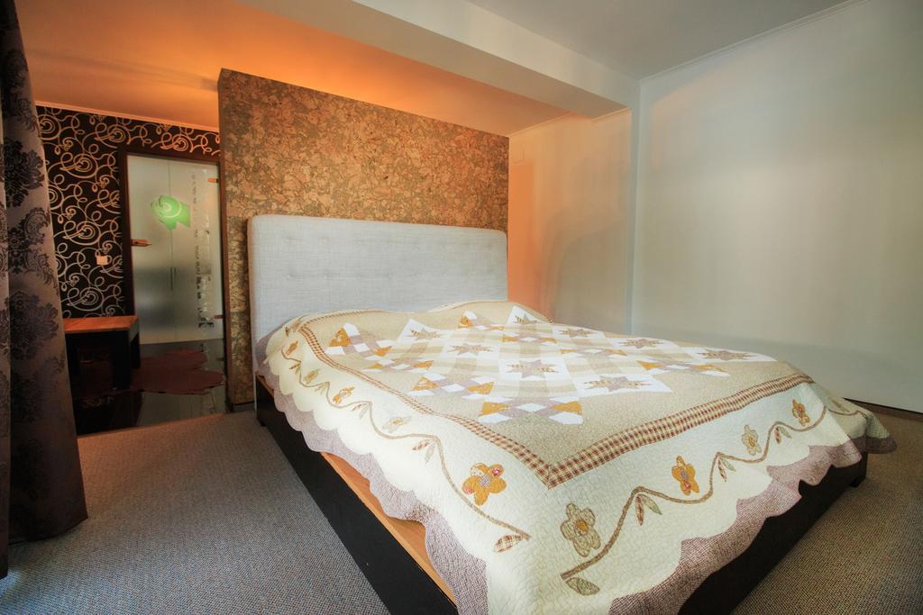 The Ghetto Hotell Buşteni Eksteriør bilde