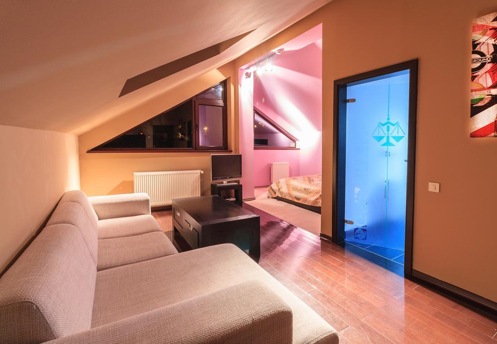 The Ghetto Hotell Buşteni Eksteriør bilde