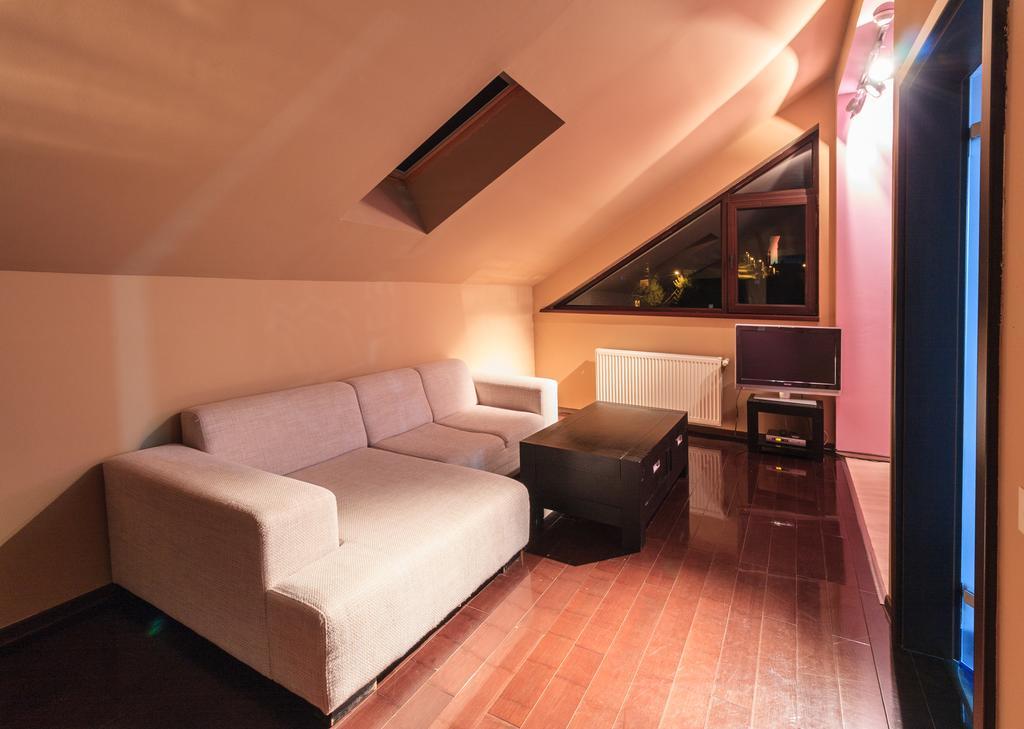 The Ghetto Hotell Buşteni Eksteriør bilde