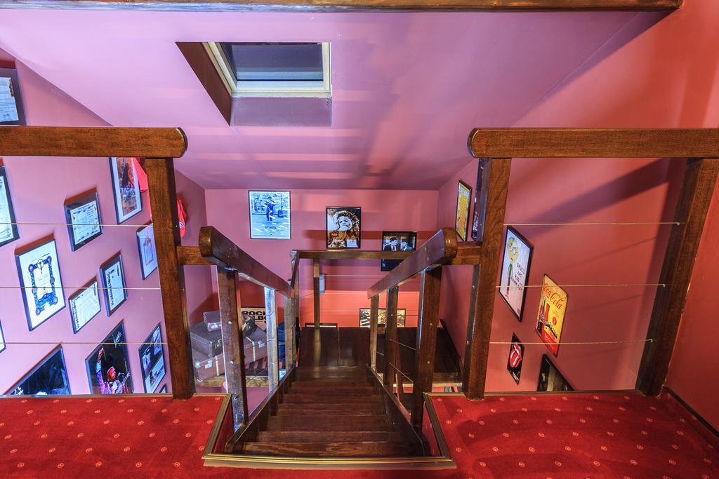 The Ghetto Hotell Buşteni Eksteriør bilde