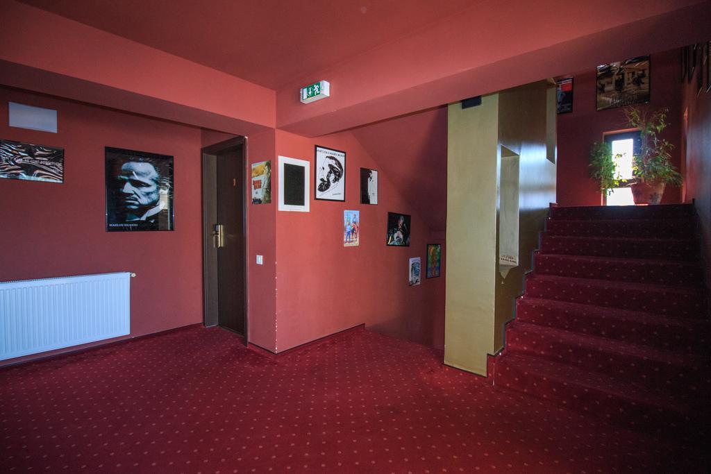 The Ghetto Hotell Buşteni Eksteriør bilde
