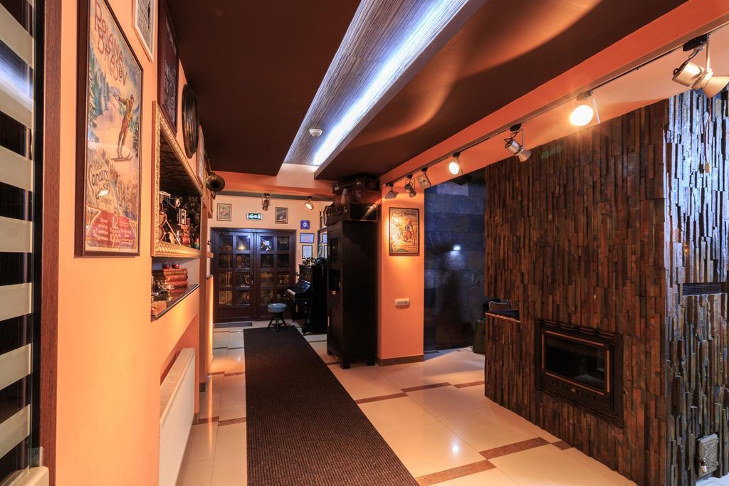 The Ghetto Hotell Buşteni Eksteriør bilde