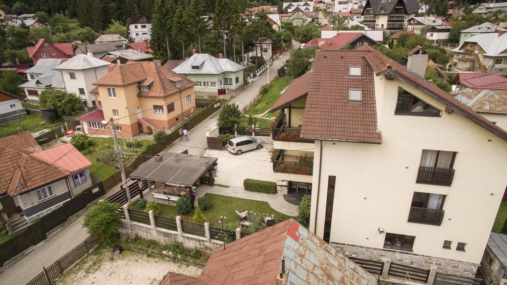 The Ghetto Hotell Buşteni Eksteriør bilde